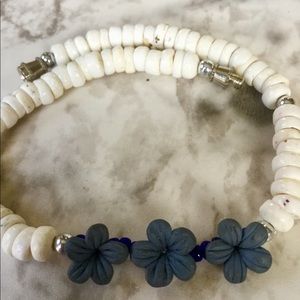 Flower and shell anklet/bracelet.
